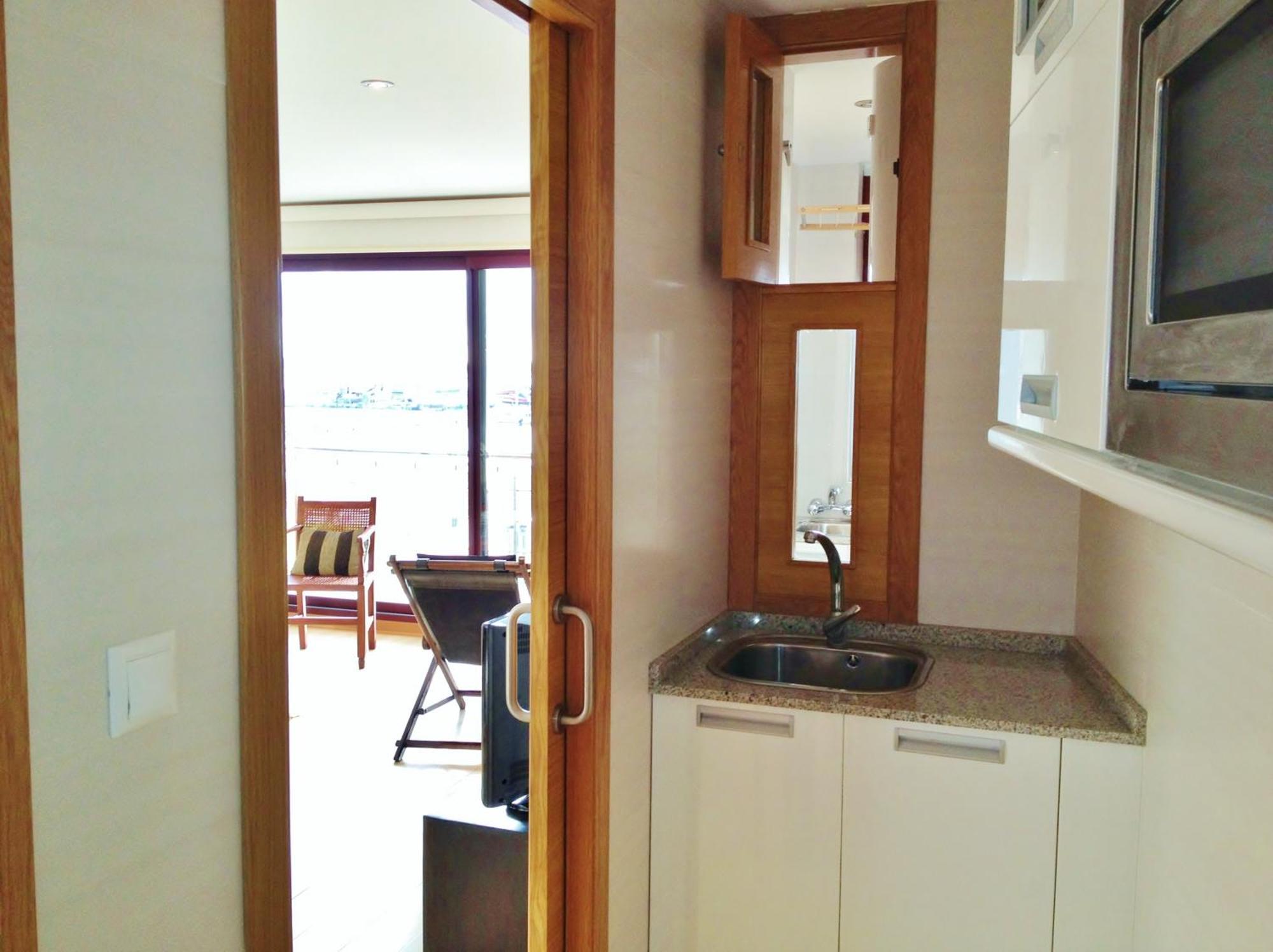 Apartamentos Puerto Basella Вилануева де Ароса Екстериор снимка