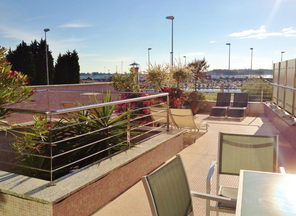 Apartamentos Puerto Basella Вилануева де Ароса Стая снимка