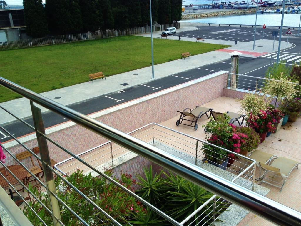 Apartamentos Puerto Basella Вилануева де Ароса Екстериор снимка
