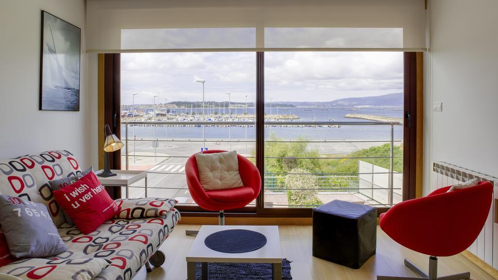 Apartamentos Puerto Basella Вилануева де Ароса Екстериор снимка