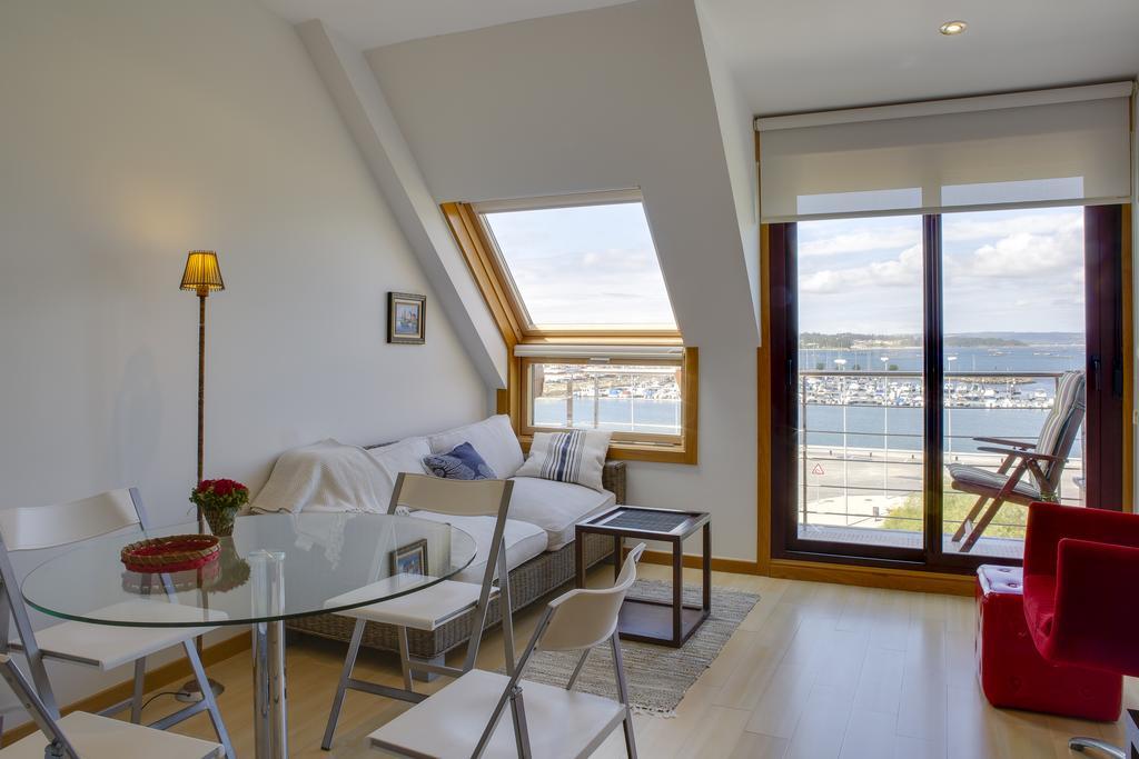 Apartamentos Puerto Basella Вилануева де Ароса Екстериор снимка